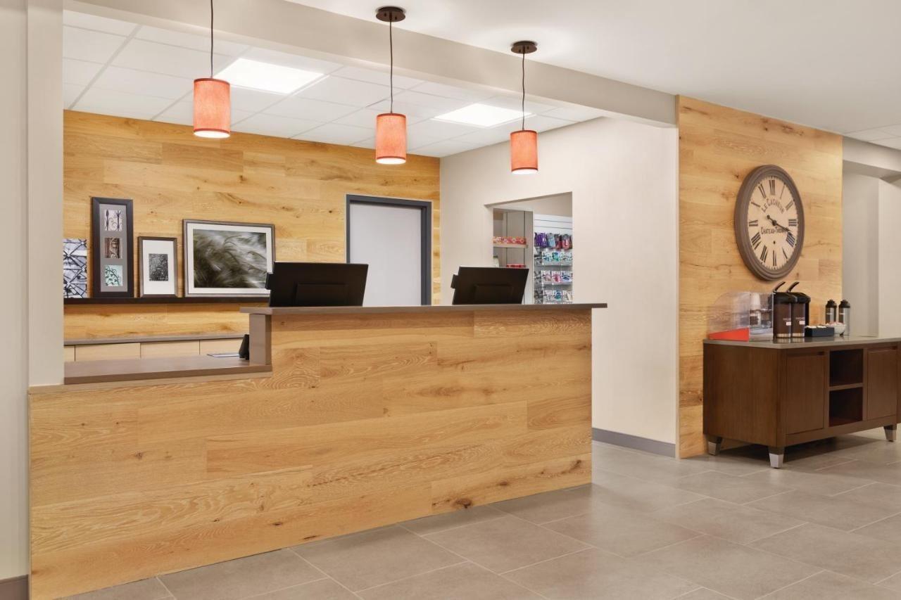 Country Inn & Suites By Radisson, Belleville, On ภายนอก รูปภาพ