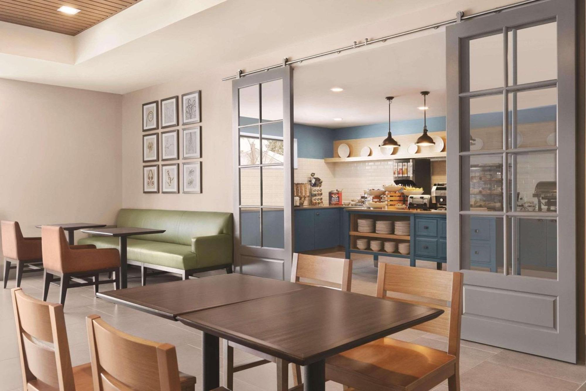 Country Inn & Suites By Radisson, Belleville, On ภายนอก รูปภาพ