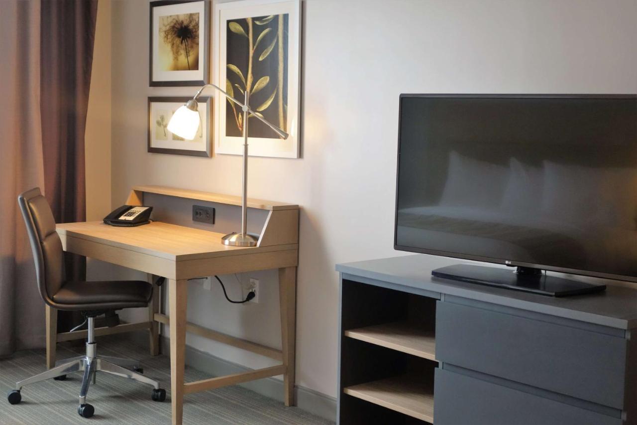 Country Inn & Suites By Radisson, Belleville, On ภายนอก รูปภาพ